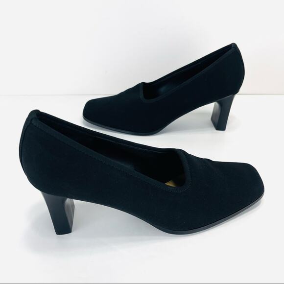 Axcess Mover Black Pumps Size 8 Fabric Upper Leather lining Closed Squared Toe - Picture 3 of 16